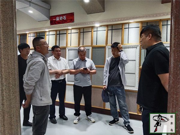 啄木鸟漆业集团 水包水 水包砂 保涂料 涂料品牌